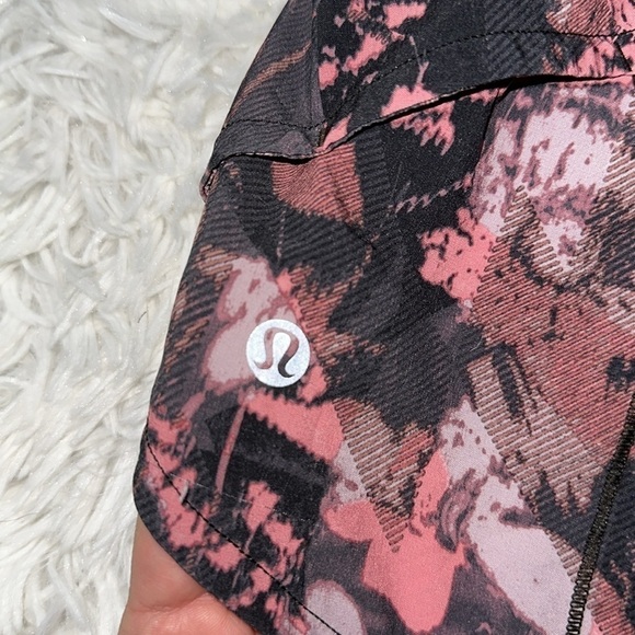 Lululemon Speed Up Short 2.5" Translucence Alpine White Multi / Black - Picture 6 of 7